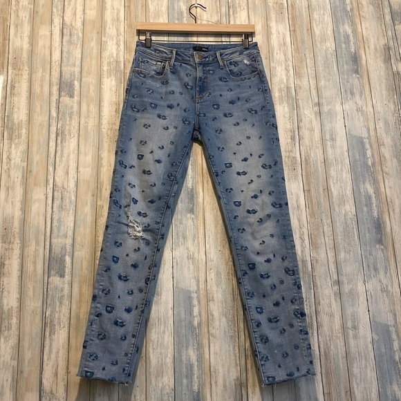 AQUA | Blue Leopard embroidered Skinny Jeans With Raw Hem | 27 - Picture 8 of 14